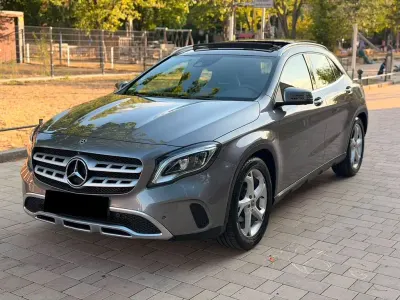 Gebraucht Mercedes GLA200 AMG line 136 PS (100 kW) 2017 Grau SUV
