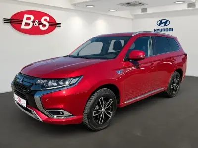 Gebraucht Mitsubishi Outlander P-HEV Plus 135 PS (99 kW) 2019 Rot SUV