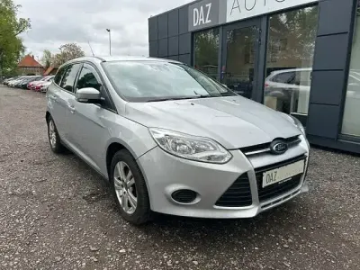 Gebraucht Ford Focus 105 PS (77 kW) 2011 Silber Limousine