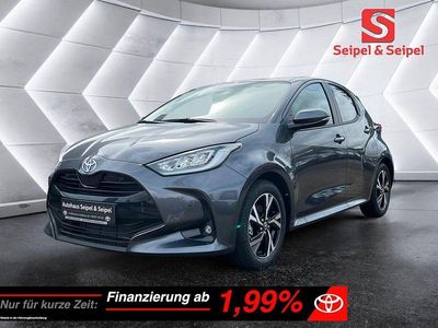 Neu Toyota Yaris Hybrid 116 PS (85 kW) 2025 Grau Limousine