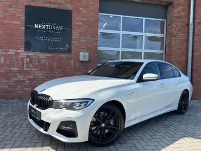 Gebraucht BMW 330e M Sport 184 PS (135 kW) 2020 Weiß Limousine
