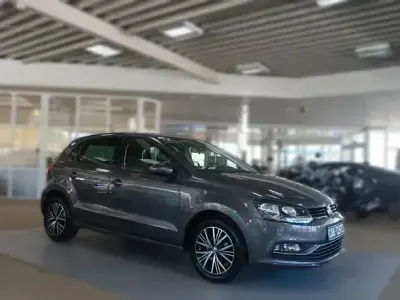 Käytetty VW Polo Allstar 90 HP (66 kW) 2017 Harmaa Sedan