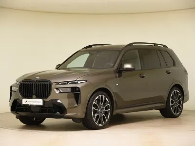 Gebraucht BMW X7 M Sport 352 PS (258 kW) 2025 Grün SUV