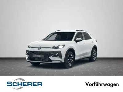 Neu VW T-Roc Life 150 PS (110 kW) 2026 Pure white uni SUV