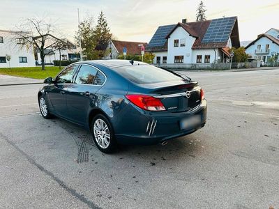 Gebraucht Opel Insignia 220 PS (161 kW) 2009 Blau Limousine