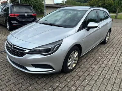 Gebraucht Opel Astra Edition 110 PS (80 kW) 2019 Argon silber/ice silver (m2) Kombi