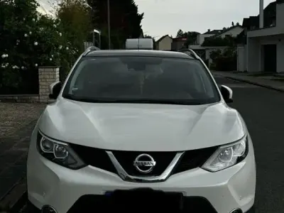Gebraucht Nissan Qashqai 163 PS (119 kW) 2017 Weiß SUV