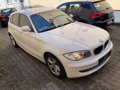 Weiß Gebraucht 2011 BMW 116 Sport Line Kleinwagen | 3.790 € (Fairer Preis)