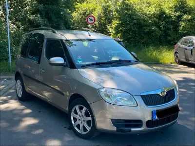 Gebraucht Skoda Roomster 69 PS (50 kW) 2009 Braun Van / Kleinbus
