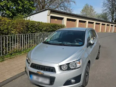 Gebraucht Chevrolet Aveo 115 PS (84 kW) 2012 Silber Kleinwagen
