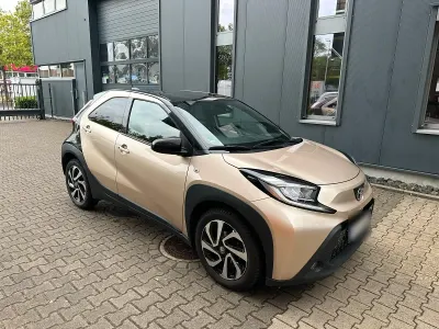 Gebraucht Toyota Aygo X Pulse 72 PS (52 kW) 2023 Gold SUV