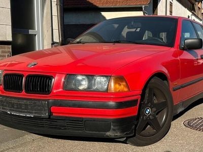 BMW 323