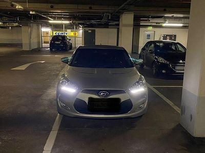 Usata Hyundai Veloster Style 140 CV (102 kW) 2012 Argento Utilitaria
