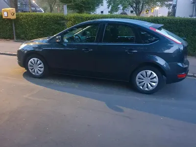 Gebraucht Ford Focus 102 PS (75 kW) 2011 Limousine