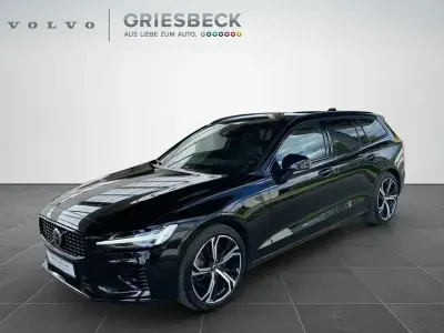 Gebraucht Volvo V60 Plus 455 PS (334 kW) 2024 Onyx schwarzmetallic Kombi
