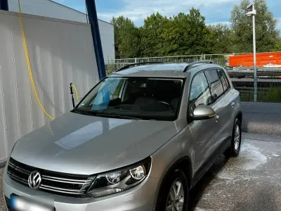 Gebraucht VW Tiguan 122 PS (89 kW) 2015 Silber SUV