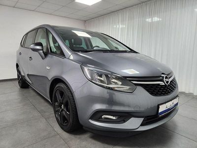 Grau Gebraucht 2017 Opel Zafira Active Van / Kleinbus | 14.900 € (Fairer Preis)