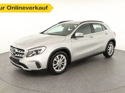 Gebraucht Mercedes GLA200 Style 156 PS (114 kW) 2017 Polarsilber SUV