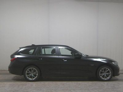 Occasion BMW 320e Advantage 204 PK (150 kW) 2022 Zwart Stationwagen