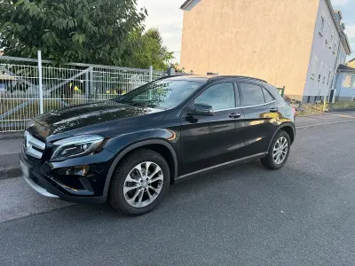 Gebraucht Mercedes GLA220 177 PS (130 kW) 2015 Schwarz SUV