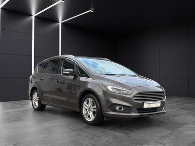 Grau Gebraucht 2019 Ford S-MAX Titanium Van / Kleinbus | 15.999 € (Fairer Preis)