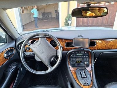 Grün Gebraucht 1999 Jaguar XJ8 Limousine | 9.800 € (Fairer Preis)