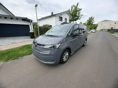 Gebraucht VW T7 Life 150 PS (110 kW) 2024 Grau Van