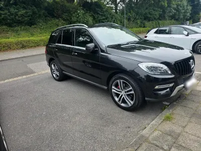 Gebraucht Mercedes ML250 204 PS (150 kW) 2015 Schwarz SUV