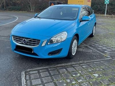 Gebraucht Volvo V60 Momentum 136 PS (100 kW) 2012 Blau Kombi