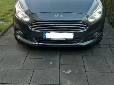 Używany Ford S-MAX Titanium 209 KM (153 kW) 2015 Szary Minivan