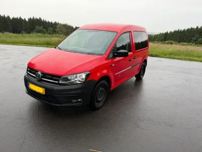 Gebraucht VW Caddy Business 102 PS (75 kW) 2019 Rot Van / Kleinbus