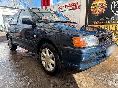 Gebraucht Toyota Starlet 75 PS (55 kW) 1995 Blau Kleinwagen