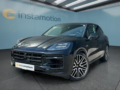 Gebraucht Porsche Cayenne E-Hybrid 470 PS (345 kW) 2025 Schwarz SUV
