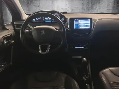 Gebraucht Peugeot 208 Allure 120 PS (88 kW) 2013 Schwarz Kleinwagen