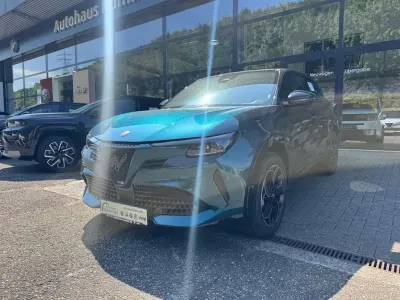 Neu Alfa Romeo Junior Ti 145 PS (106 kW) 2026 Blau SUV
