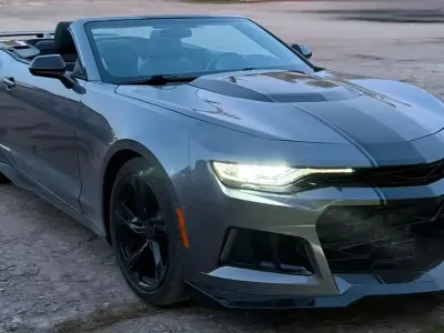 Usata Chevrolet Camaro 275 CV (202 kW) 2020 Grigio Cabrio
