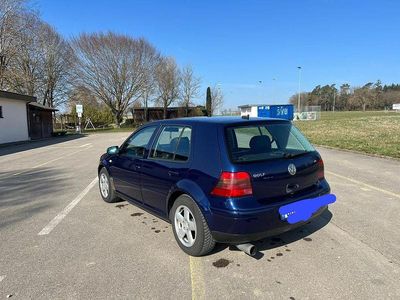 Second-hand VW Golf IV 150 CP (110 kW) 2002 Albastru Berlinǎ