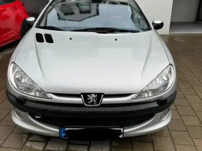 Gebraucht Peugeot 206 CC 109 PS (80 kW) 2003 Grau Cabrio