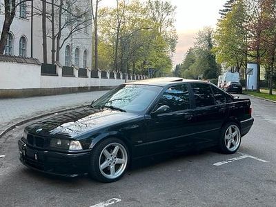 Second-hand BMW 328 M Sport 193 CP (141 kW) 1995 Negru Berlinǎ