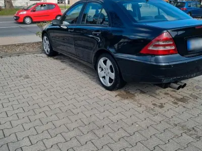 Gebraucht Mercedes C180 Sport Edition 146 PS (107 kW) 2005 Schwarz Limousine