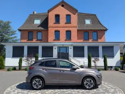 Gebraucht Hyundai Kona Trend 150 kW (204 PS) 2022 Grau SUV