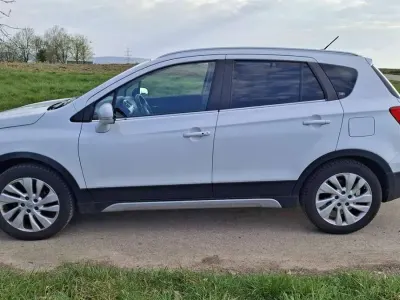 Gebraucht Suzuki SX4 Comfort 111 PS (81 kW) 2016 Weiß Limousine