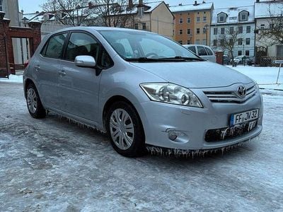 Silber Gebraucht 2012 Toyota Auris Kleinwagen | 4.000 €