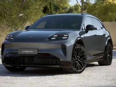Nuova Porsche Cayenne Electric 300 kW (408 CV) 2026 Grigio SUV