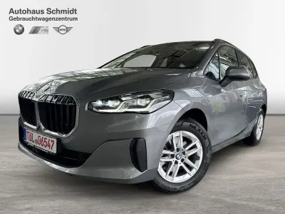 Gebraucht BMW 216 122 PS (89 kW) 2025 Skyscraper grau Van / Kleinbus
