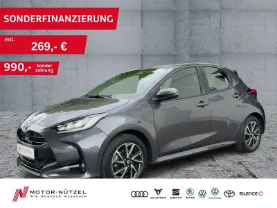 Gebraucht Toyota Yaris Hybrid Team 92 PS (67 kW) 2023 Grau Limousine