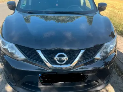 Gebraucht Nissan Qashqai 116 PS (85 kW) 2016 Schwarz SUV