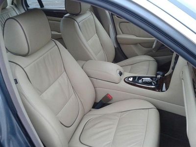 Second-hand Jaguar XJ Executive 213 CP (156 kW) 2008 Gri Berlinǎ