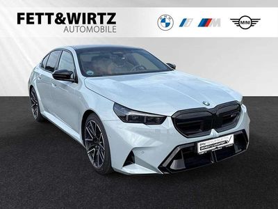 Brooklyn grau Gebraucht 2024 BMW M5 Limousine | 117.500 € (Superpreis)