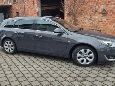 Gebraucht Opel Insignia Business 170 PS (125 kW) 2015 Braun Kombi